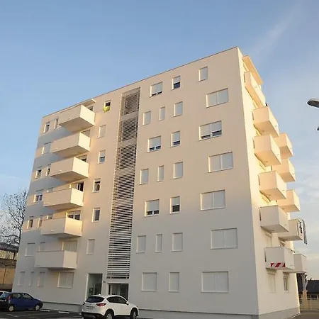 Apartment Amaros *