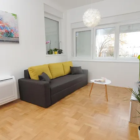 Apartment Amaros *
