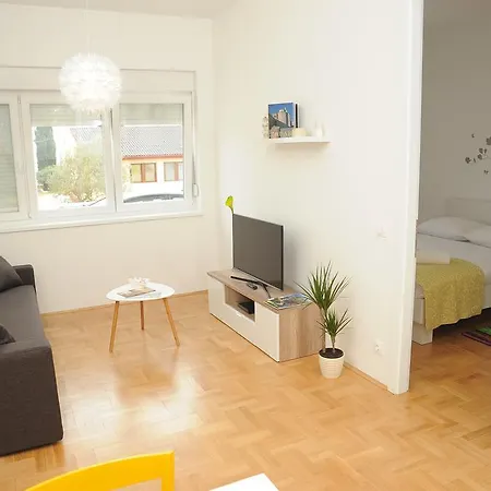 Amaros Apartment