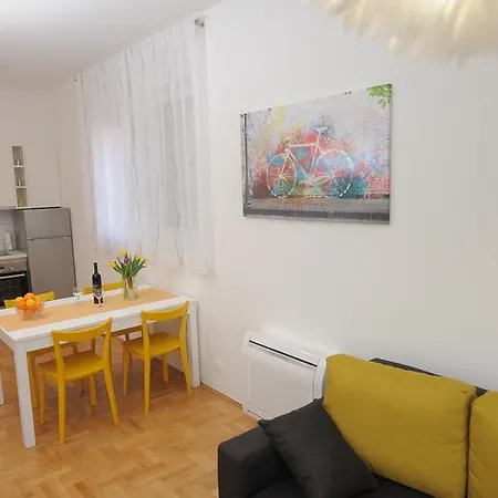 Apartament Amaros